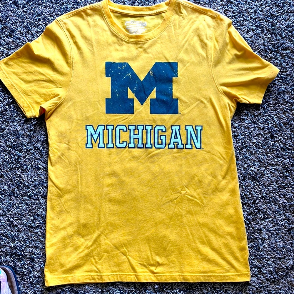Big blue University of Michigan T-shirt